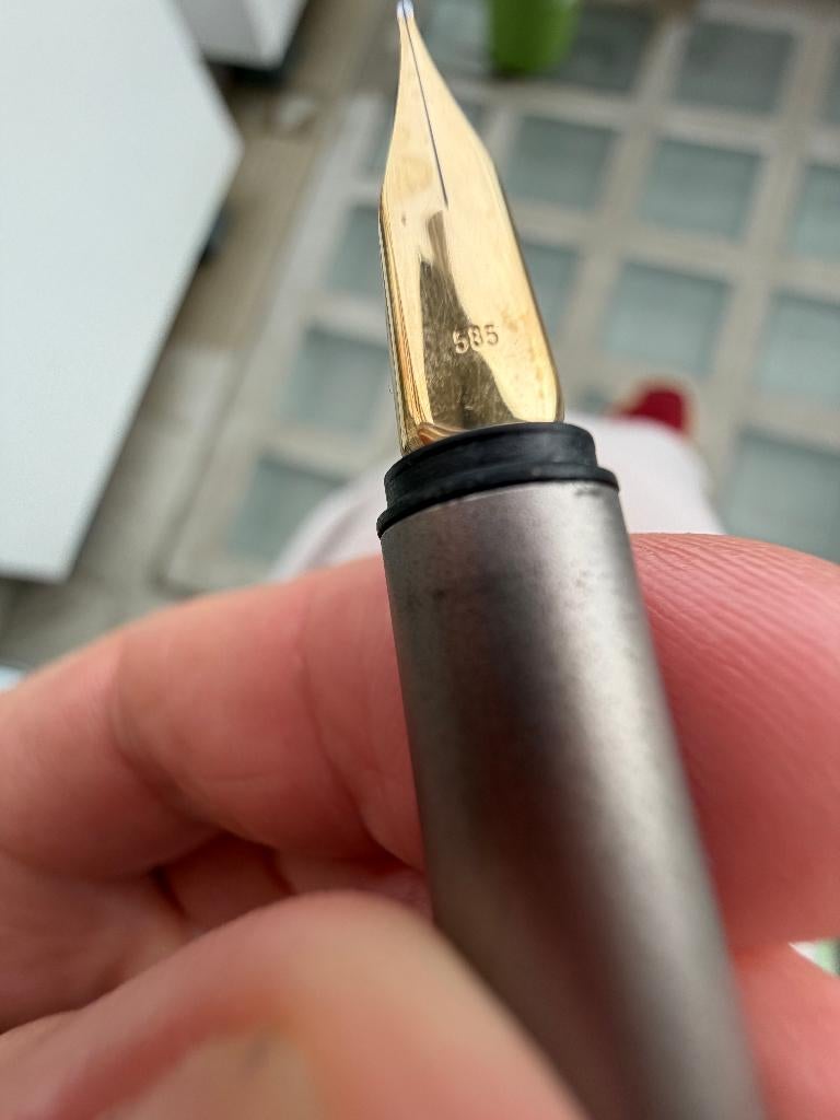 Montblanc vintage vulpen 14K gouden nib (585) gunmetal, Verzamelen, Ophalen of Verzenden, Gebruikt, Vulpen, Mont Blanc