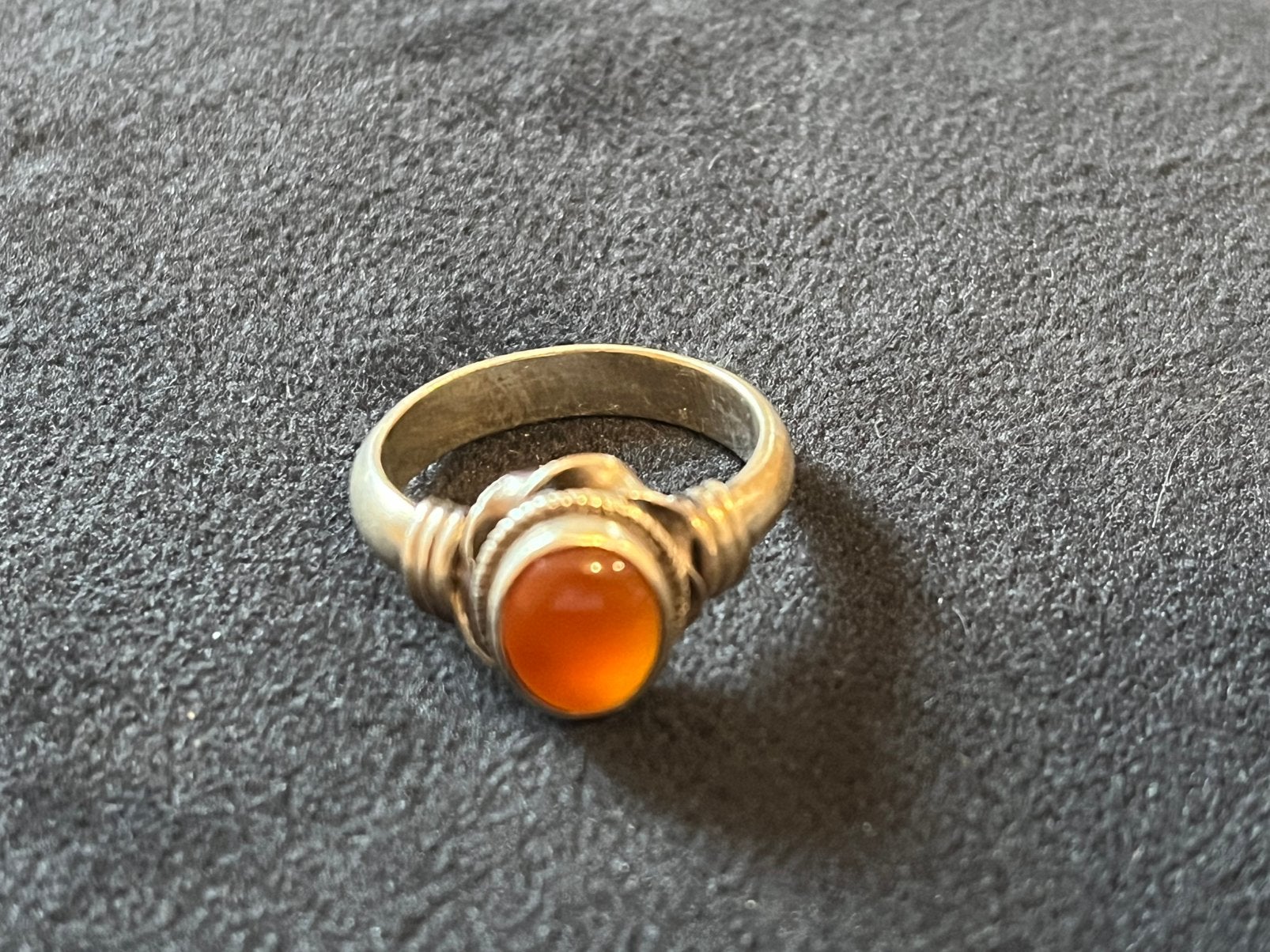 Bague en argent ornée d’une Cornaline, Bijoux, Sacs & Beauté, Enlèvement ou Envoi, Comme neuf, Argent, Argent