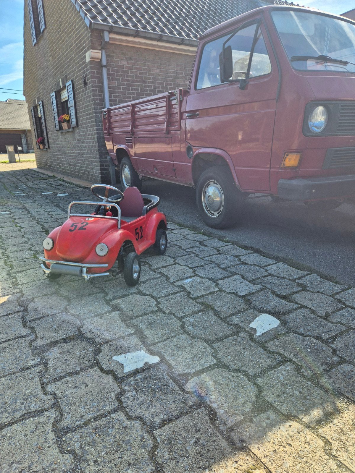 voiture à pédales coléoptère vue du front de mer, Enlèvement
