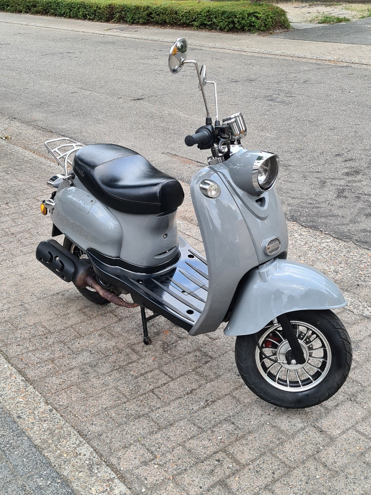 Classe Lasouris A à l'état neuf, 25€ par heure (original), Vélos & Vélomoteurs, Vélomoteurs & Scooters bridés, Enlèvement ou Envoi