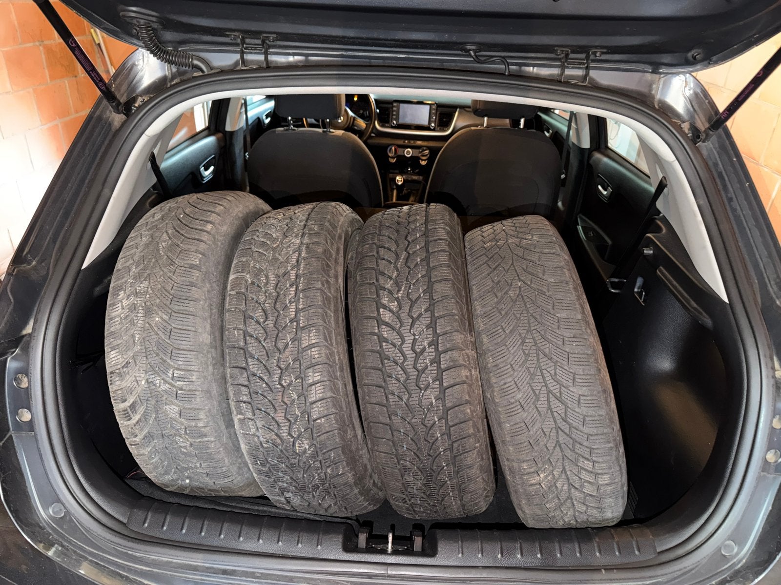 4 pneus hiver neufs avec jantes acier – 195/65 r15, Neuf, 15 pouces, Pneus et Jantes, Pneus hiver