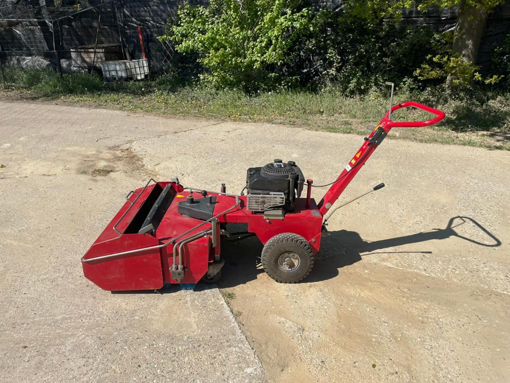 Hydraulisxh aangedreven veegmachine!, Tuin en Terras, Veegmachines, Ophalen, Zo goed als nieuw