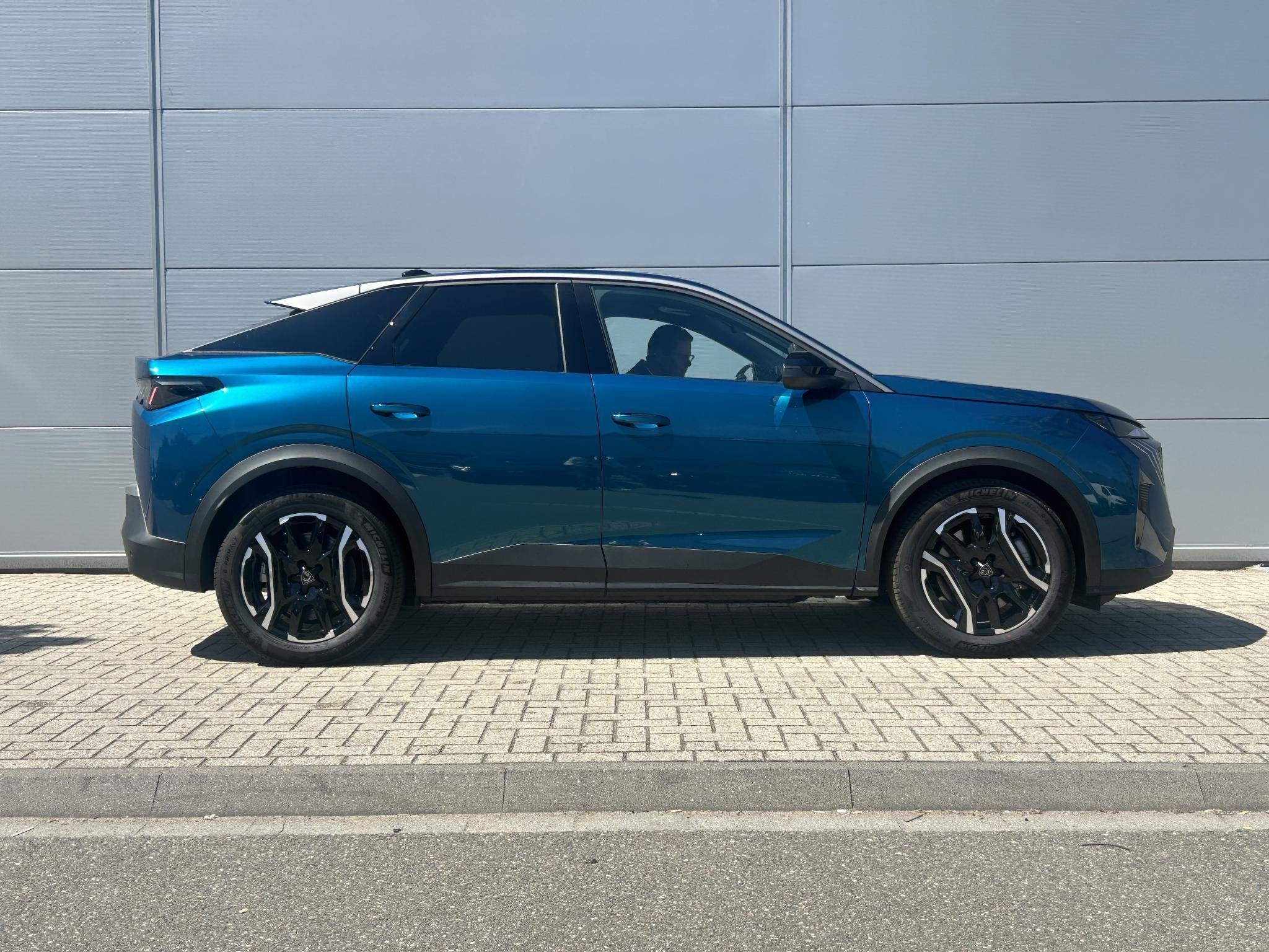 Peugeot 3008 e-3008 210 Allure verwacht, Auto's, Stof, Zwart, 2183 kg, 157 kW