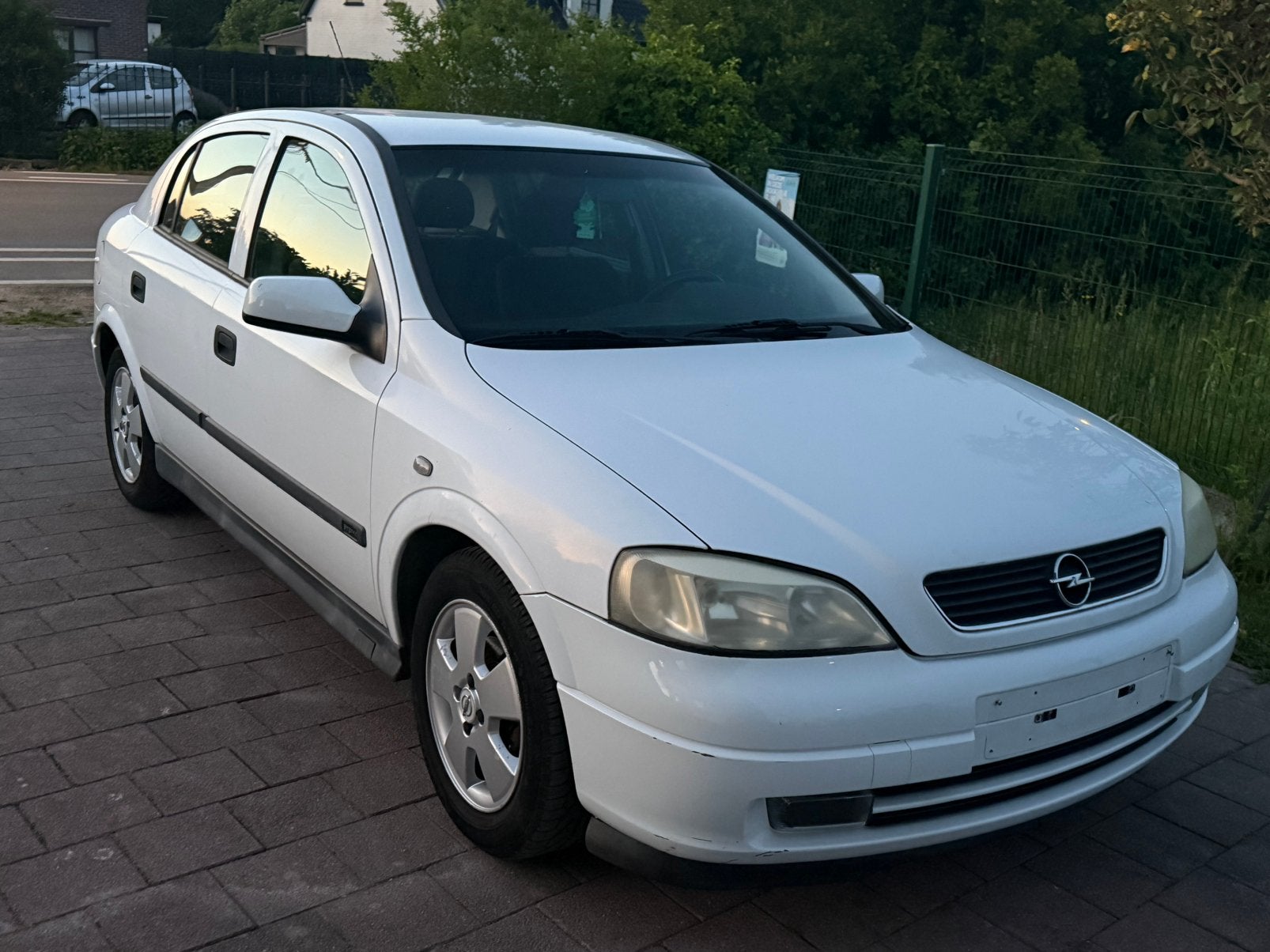 Opel Astra 1.4 benzine airco, Auto's, 4 deurs, Zwart, Wit, Bedrijf