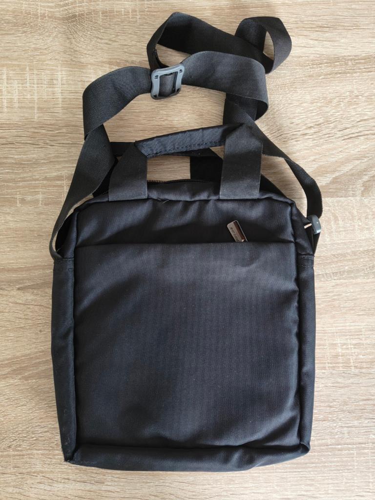 Bags, boots, shoes, heels, laptop sleeves & pouch, Ophalen