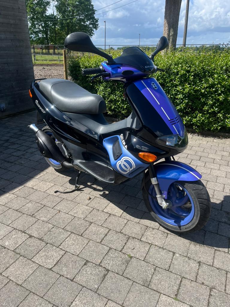 Gilera runner 50cc sp dd nieuwstaat!, Fietsen en Brommers, Scooters | Piaggio, Zo goed als nieuw, Ophalen of Verzenden