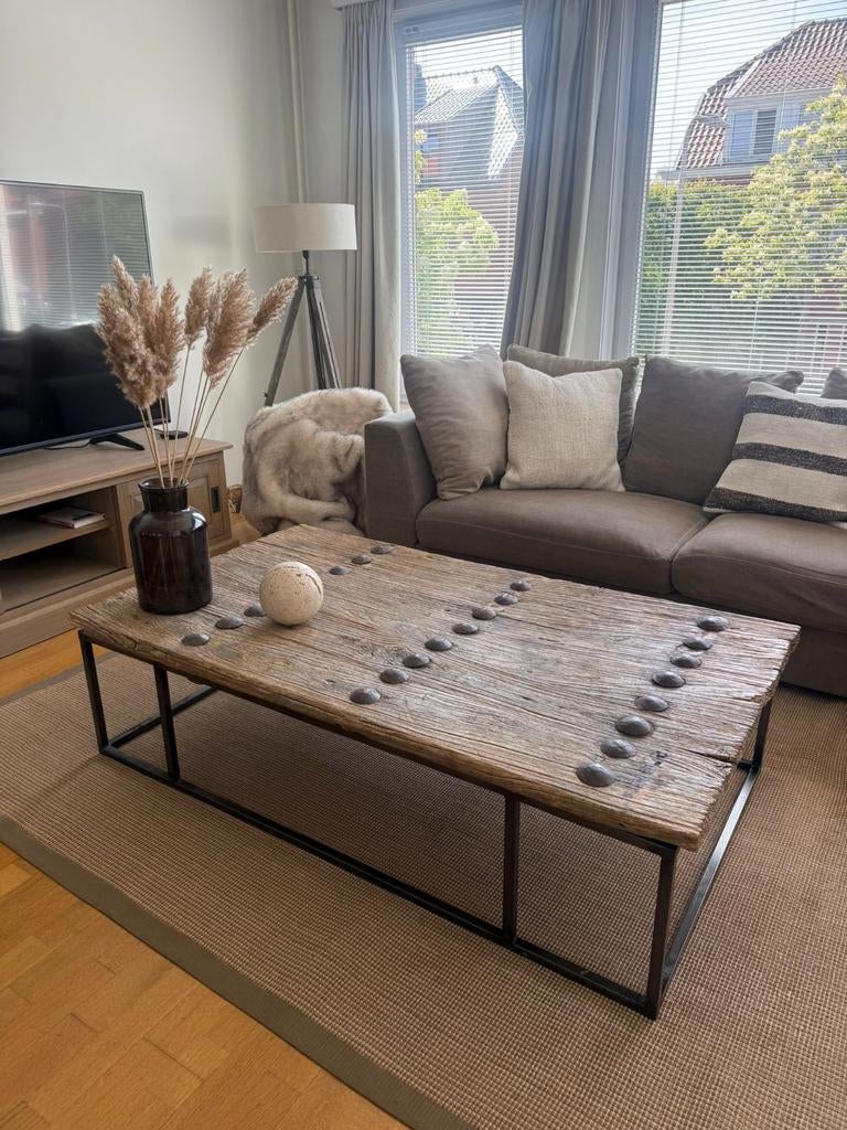 Houten Indische salontafel op metalen frame, Ophalen, Zo goed als nieuw