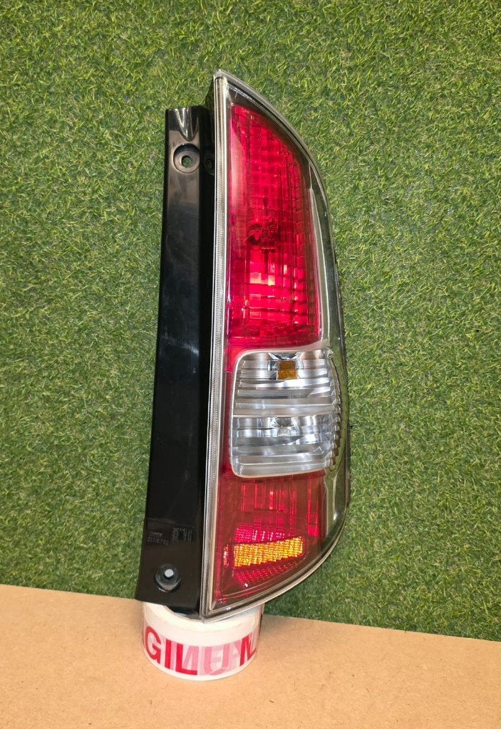 Sirion 2 en Subaru Justy rechter achterlichten 2004 tot 2011, Ophalen of Verzenden, Gebruikt, Daihatsu