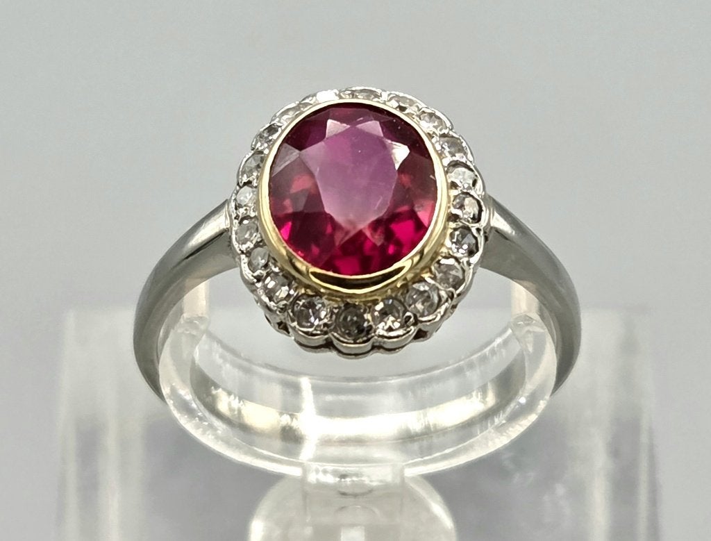 Gouden Vintage bi-color ring robijn en diamanten. 2026/450, Ophalen of Verzenden, Zo goed als nieuw, 17 tot 18, Met edelsteen