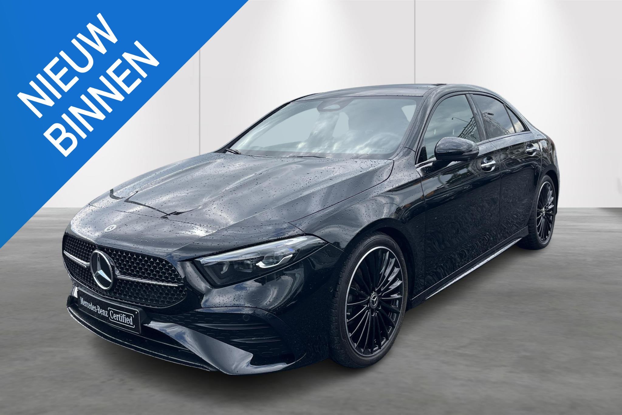 Mercedes-Benz A-Klasse Limousine A 180 AMG Line, 4 deurs, Stof, Gebruikt, 136 pk