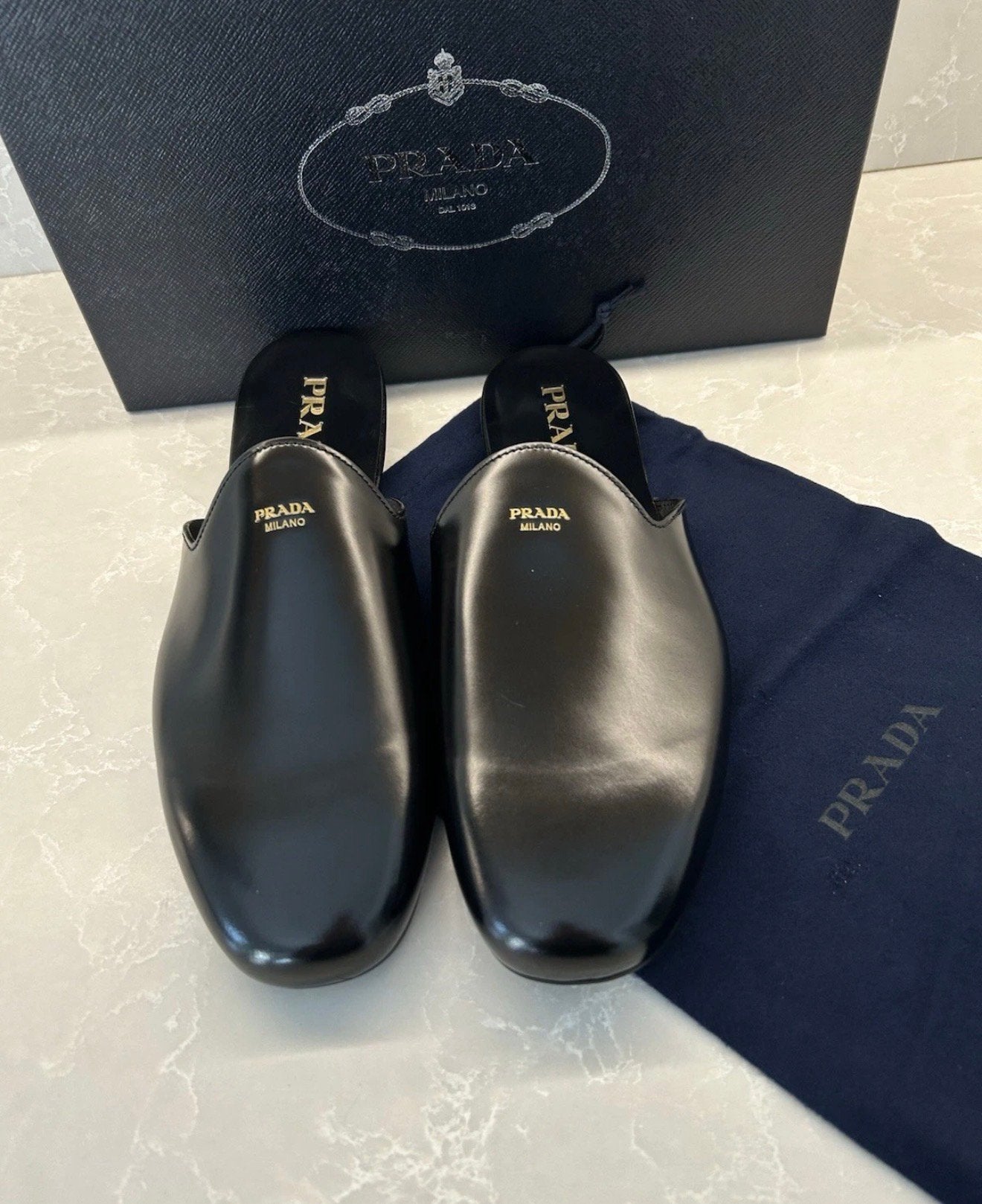 Mules, mocassins, originele Prada-schoenen, nieuw, Enlèvement ou Envoi, Comme neuf, Sneakers et Baskets