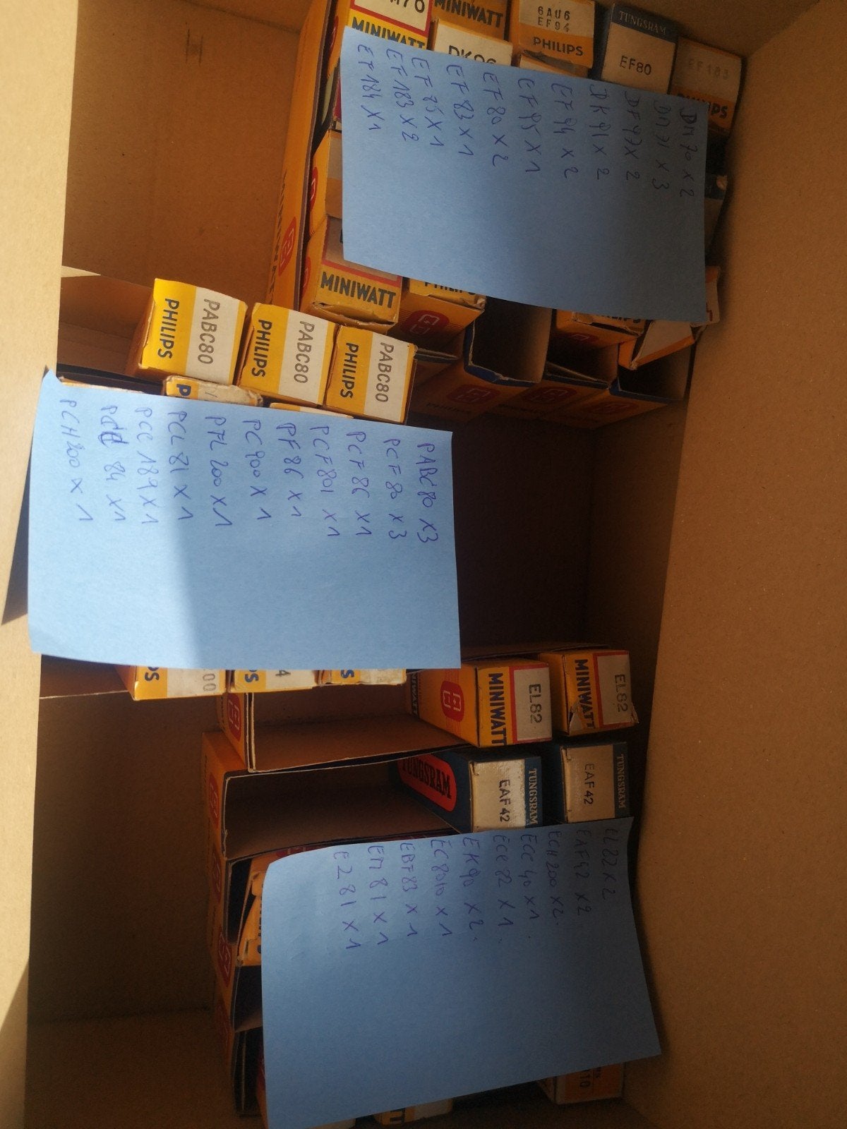 Audiobuizen van Philips en Tungsram, Ophalen