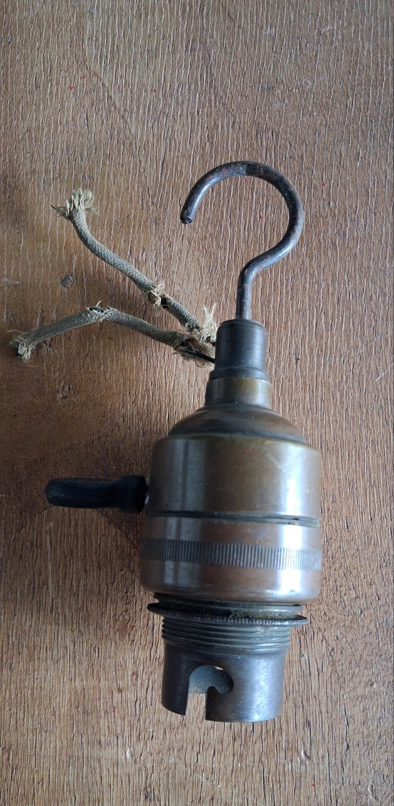 ancienne douille avec interrupteur, Enlèvement ou Envoi