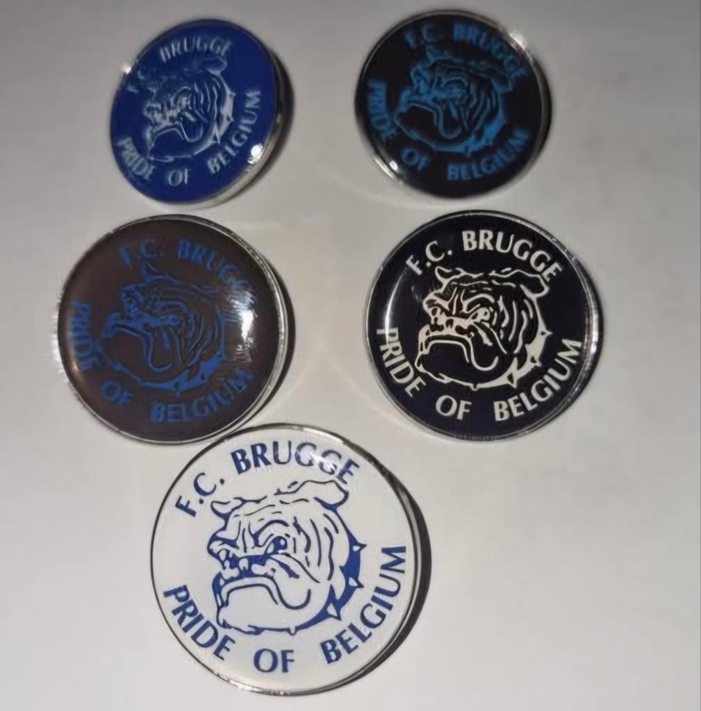Pins Club Brugge, Ophalen