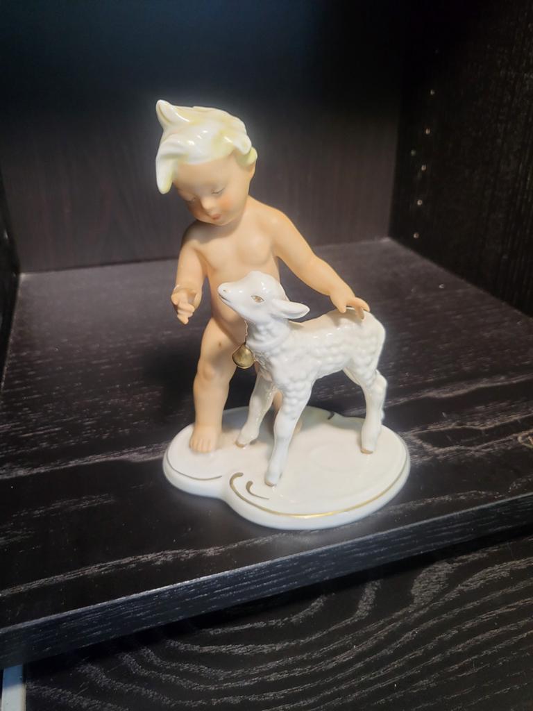 Vintage Goebel beeldje jongen met schaap, Verzamelen, Ophalen
