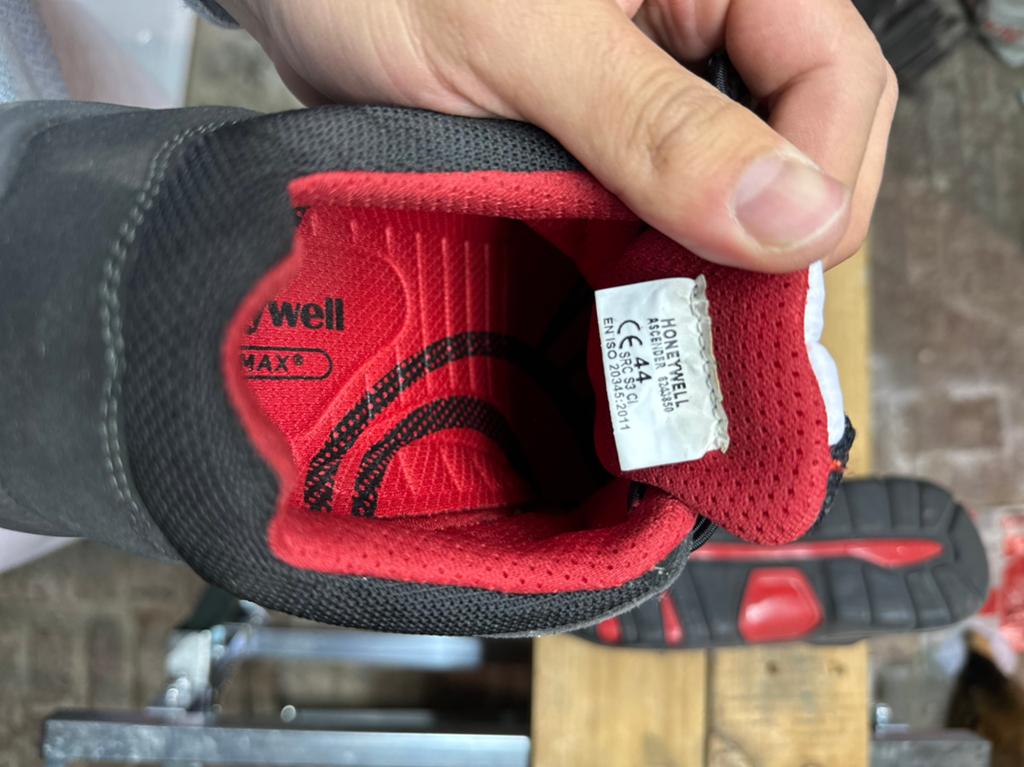 Chaussure de sécurité, Enlèvement