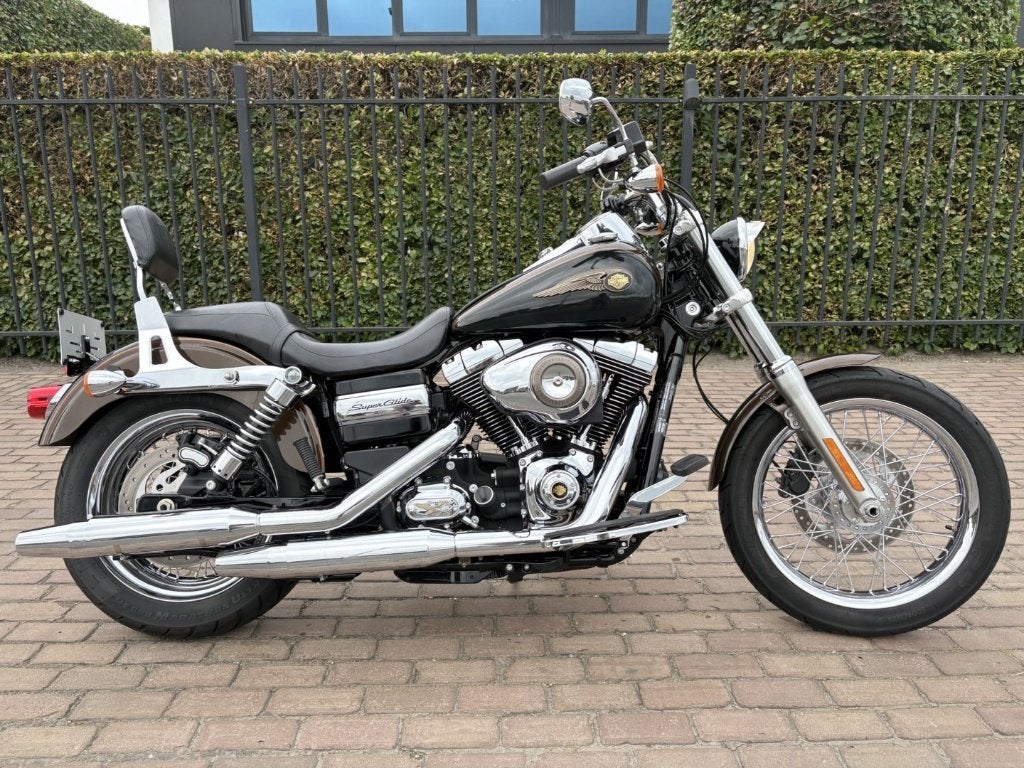 Harley Super Glide Custom (110e Anniversary), Motoren, Motoren | Harley-Davidson, Bedrijf, Chopper, meer dan 35 kW, 2 cilinders