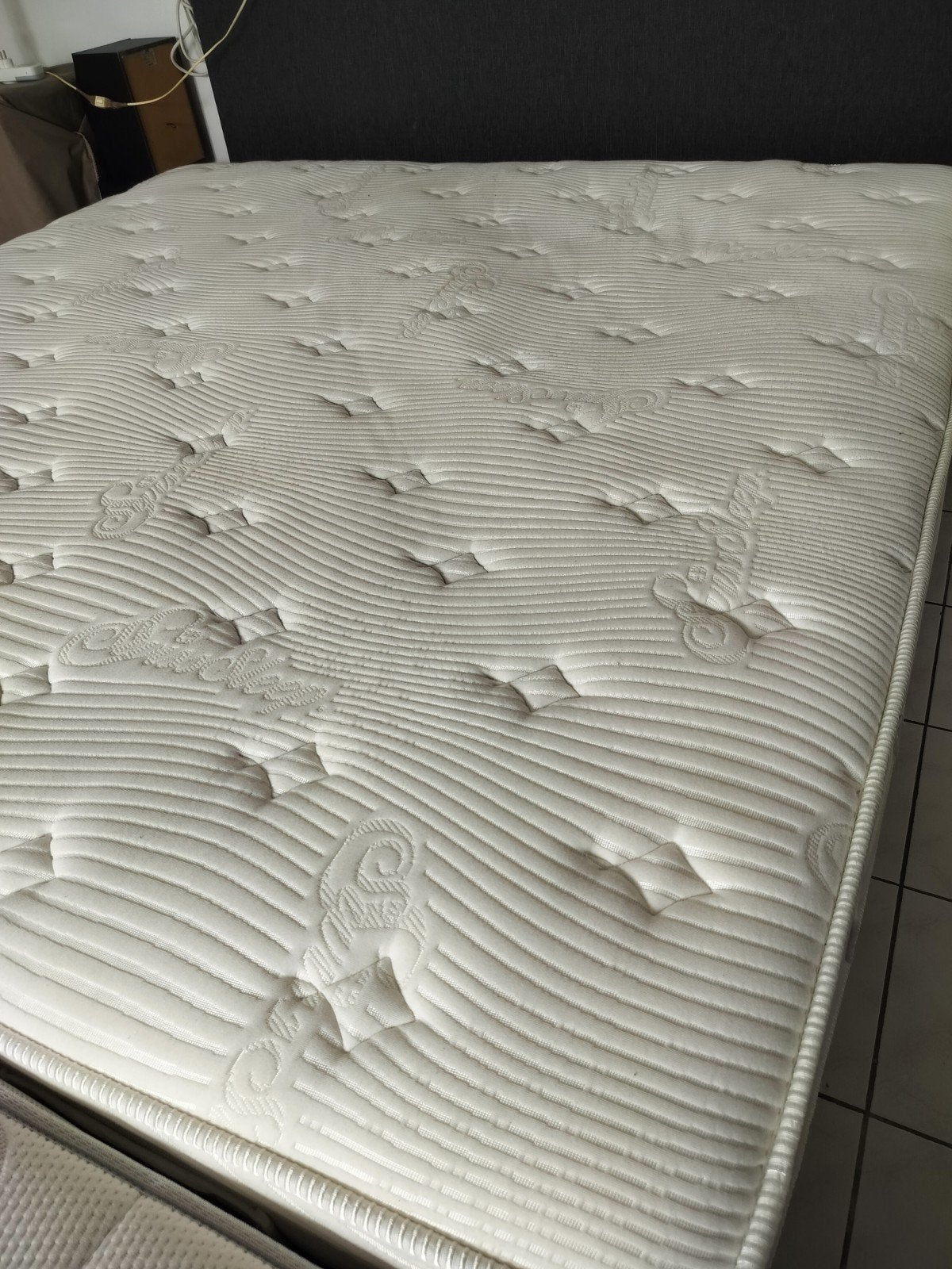 twee persoons matras, Enlèvement