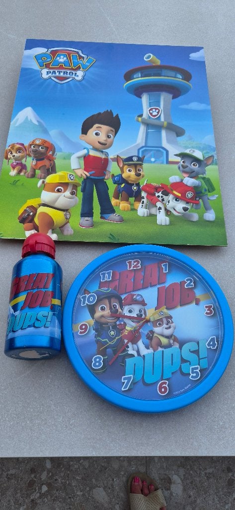 Paw patrol klok , schilderij , drinkfles, Kinderen en Baby's, Ophalen, Zo goed als nieuw