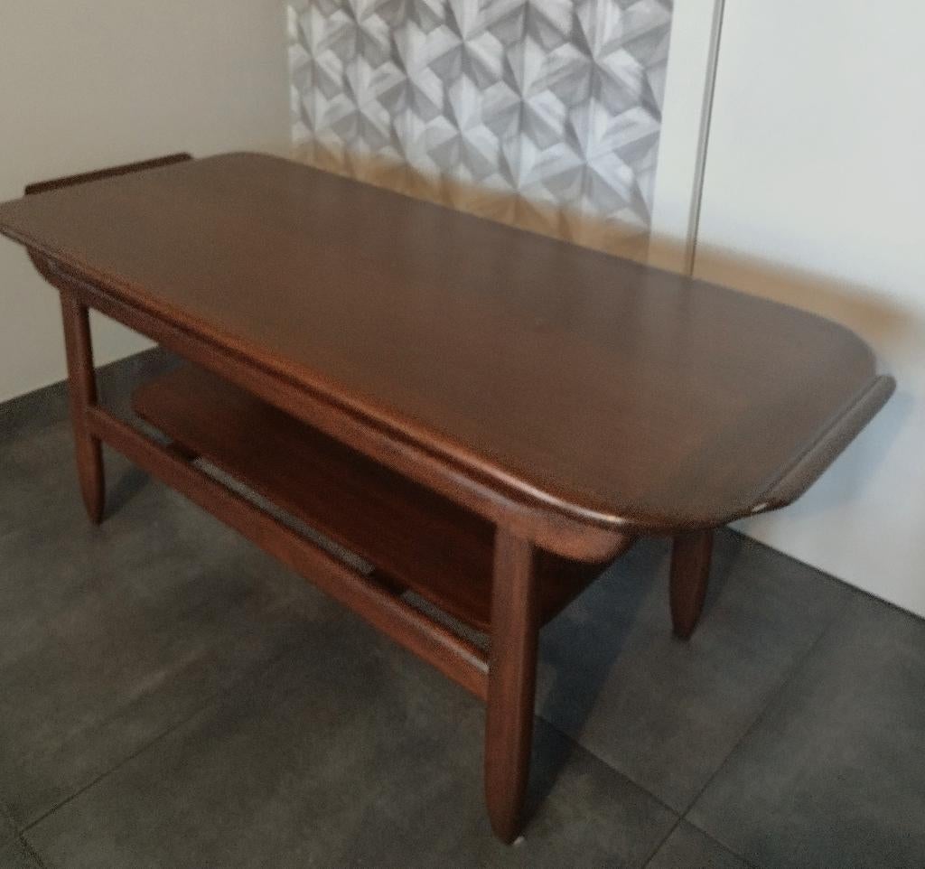 table basse vintage en bois des 1960 avec porte-revues, 100 à 150 cm, Moins de 50 cm, Enlèvement, Utilisé