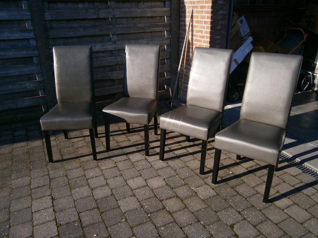 Stoelen, Ophalen, Zo goed als nieuw, Vier
