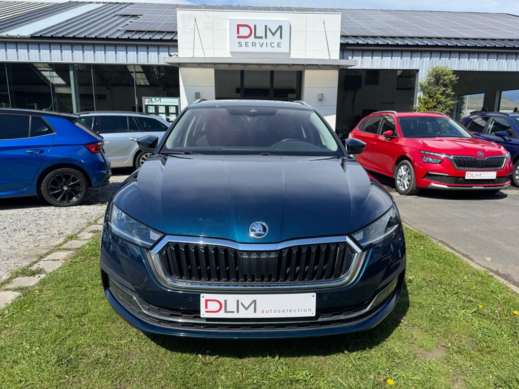 Skoda Octavia Combi Tsi Dsg Ambition Attelage '21, Autos, Skoda, Euro 6, Entreprise, Entretenue par le concessionnaire, Noir