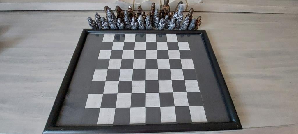 Schaakbord +schaakstukken., Ophalen