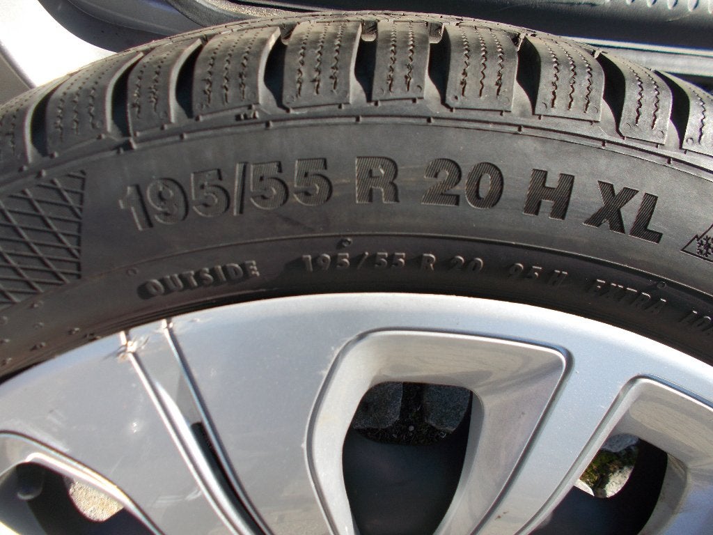 Winterbanden op velg Continental Renault Scenic 4 195/55 R20, Autos : Pièces & Accessoires, Pneus et Jantes, Pneus hiver, Enlèvement ou Envoi