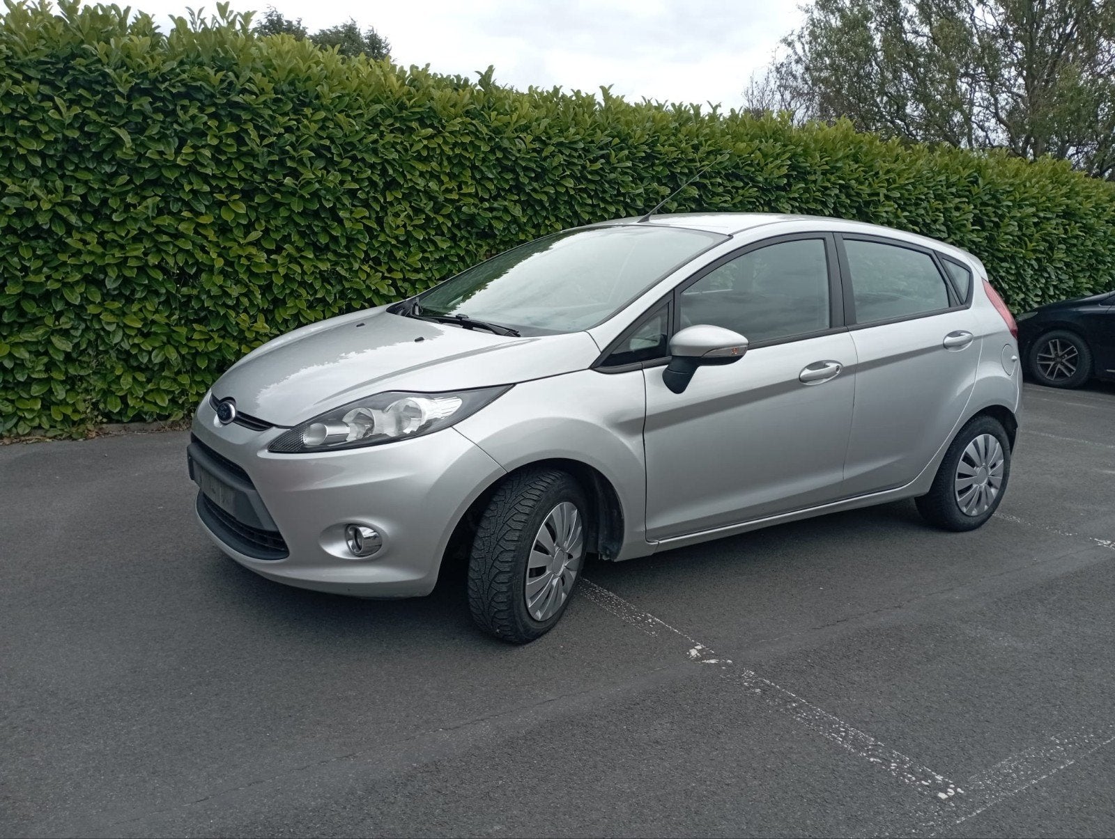 Ford fiesta 1300cc essence prêt à immatriculé, Euro 5, Zwart, 4 cilinders, Bedrijf