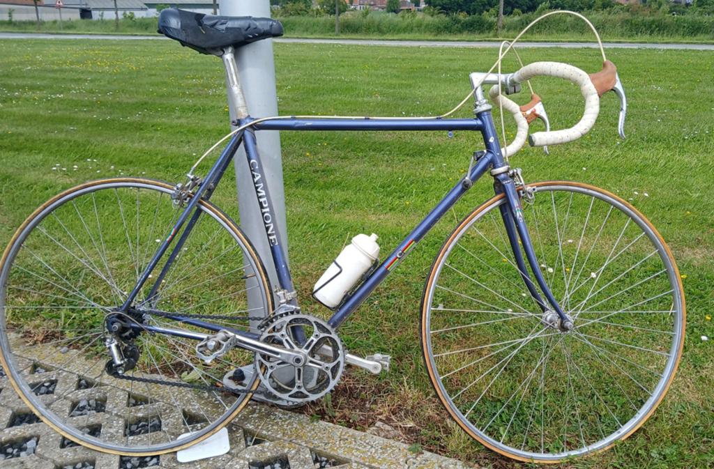 Vélo de course rétro, Enlèvement
