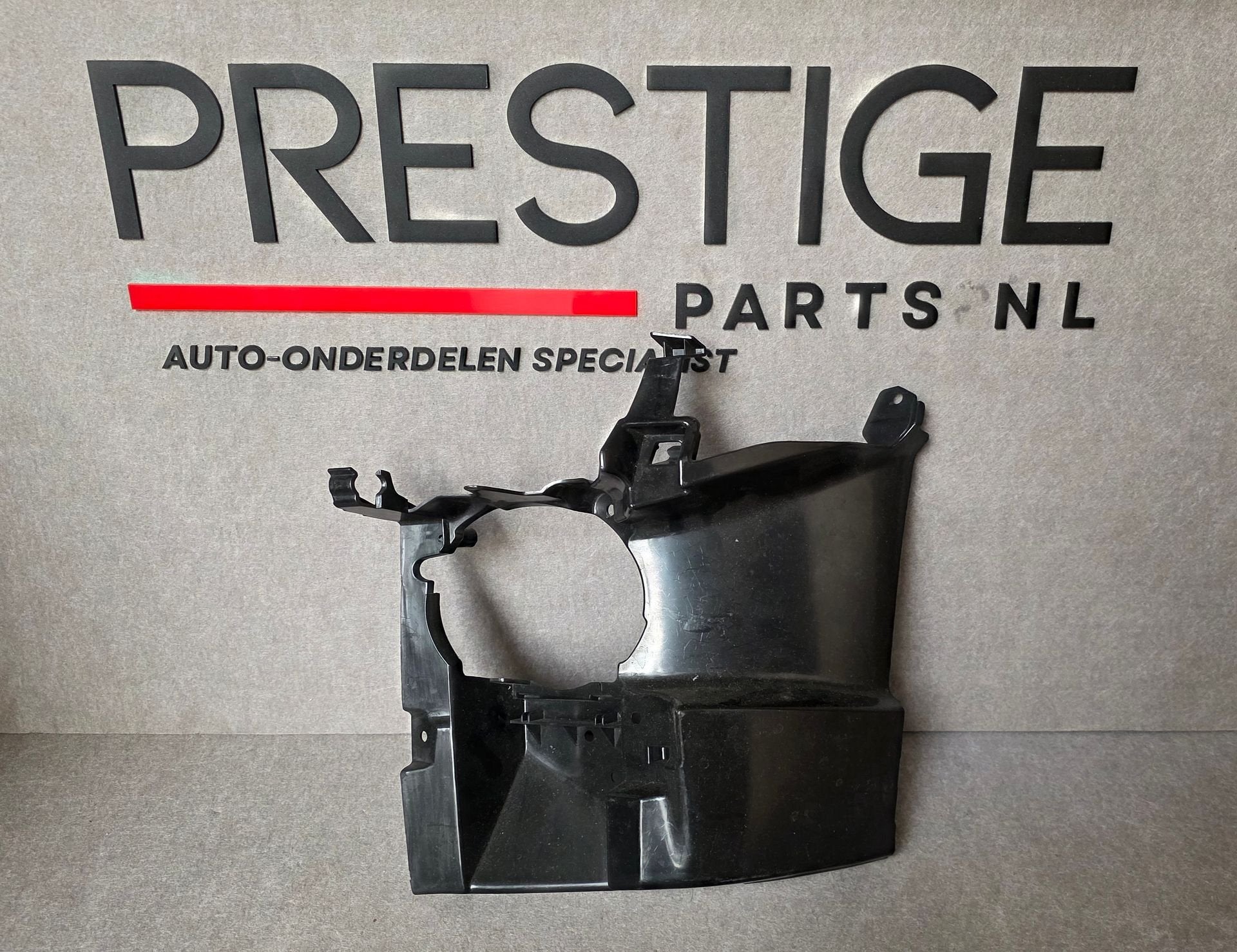 Bumper Mistlamp Houder BMW 3 Serie F30 F31 M Pakket Links, Gebruikt, -, Voor, Ophalen of Verzenden