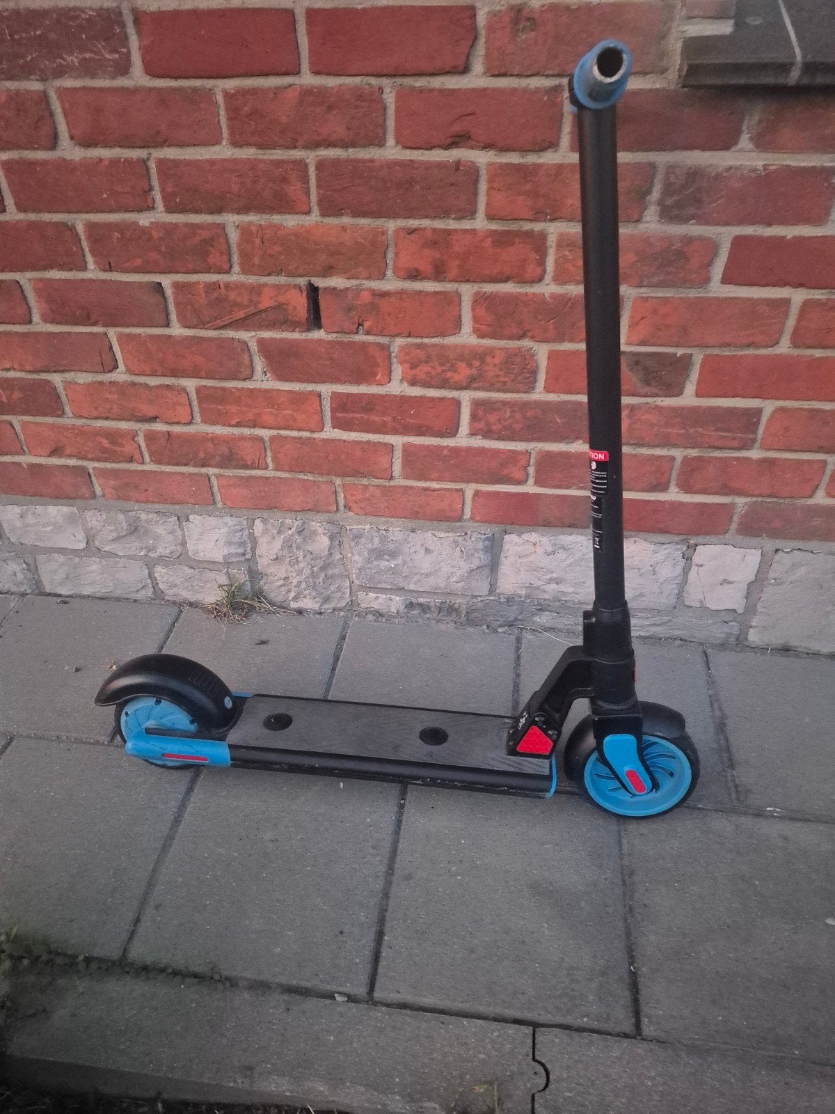 TROTTINETTE  ELECTRIQUE POUR ENFANTS, Enlèvement, Utilisé