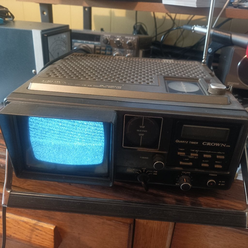 Crown 526TVLCD, Audio, Tv en Foto, Overige Audio, Tv en Foto, Ophalen of Verzenden, Gebruikt