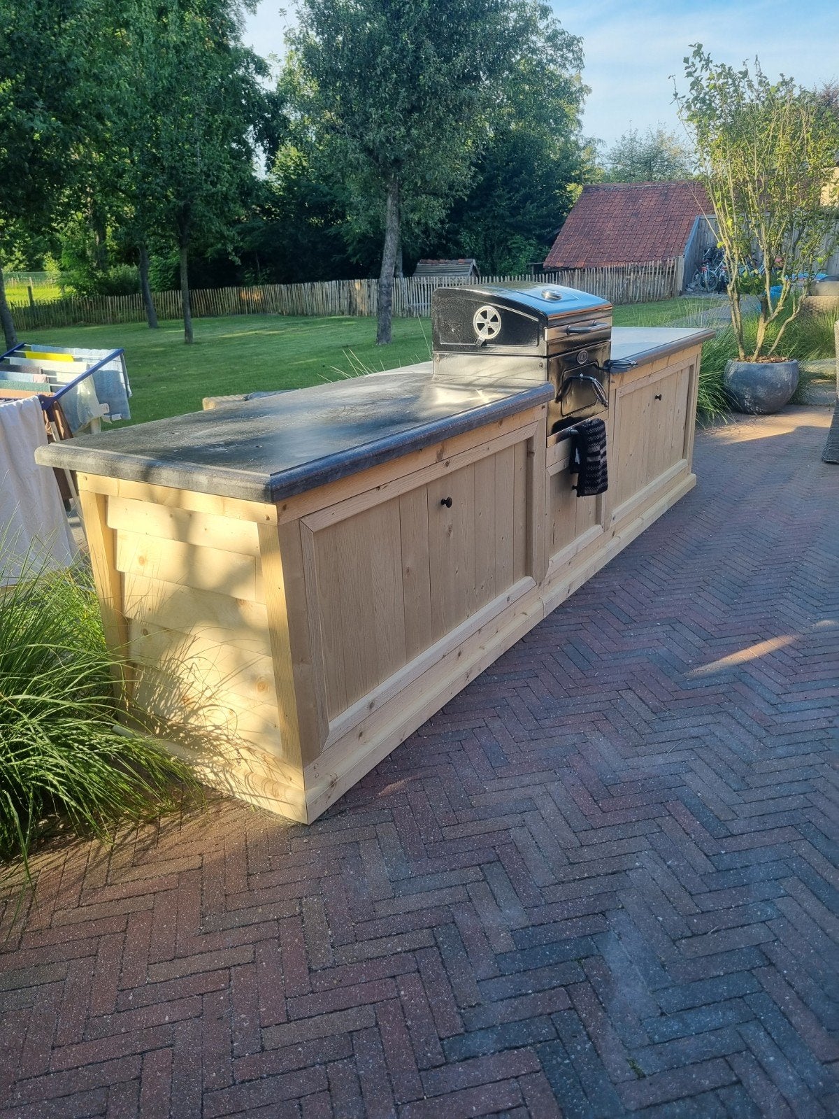 Cuisine extérieure massive, Jardin & Terrasse, Accessoires pour le barbecue, Comme neuf, Enlèvement ou Envoi