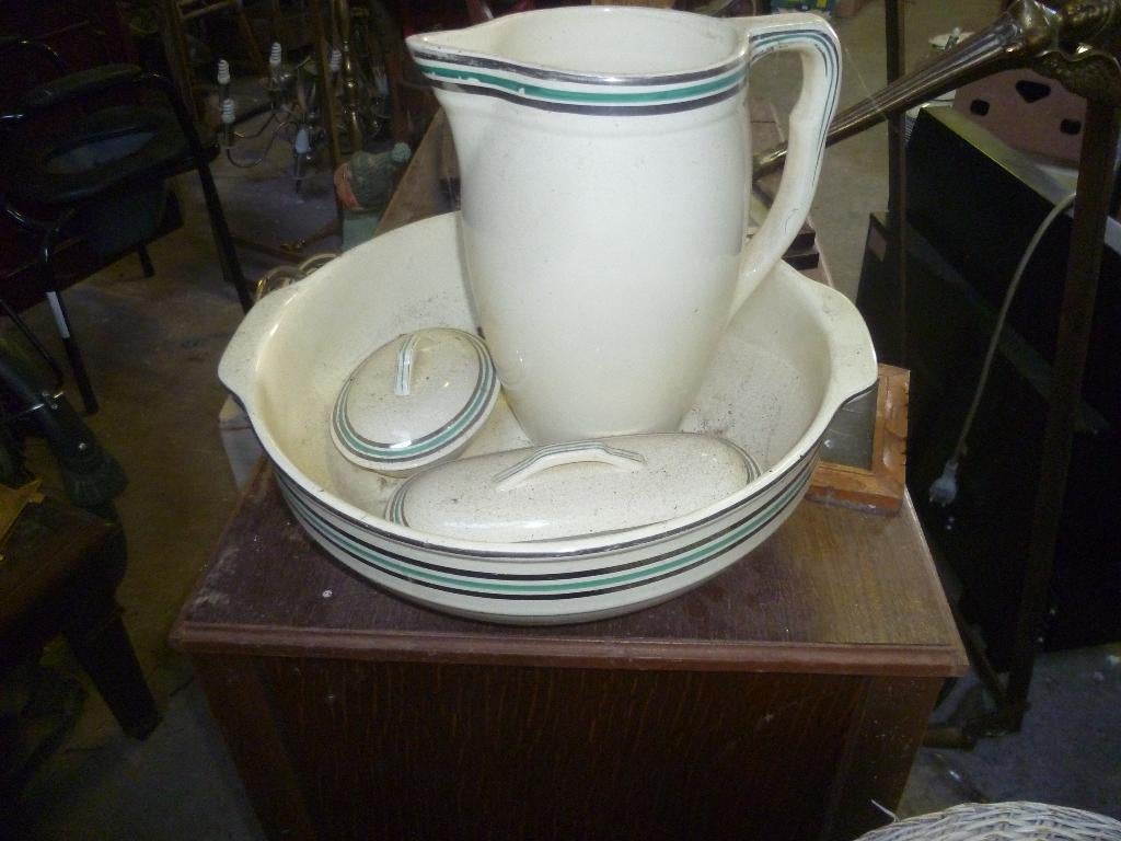 OUDE LAVABO SET, Ophalen