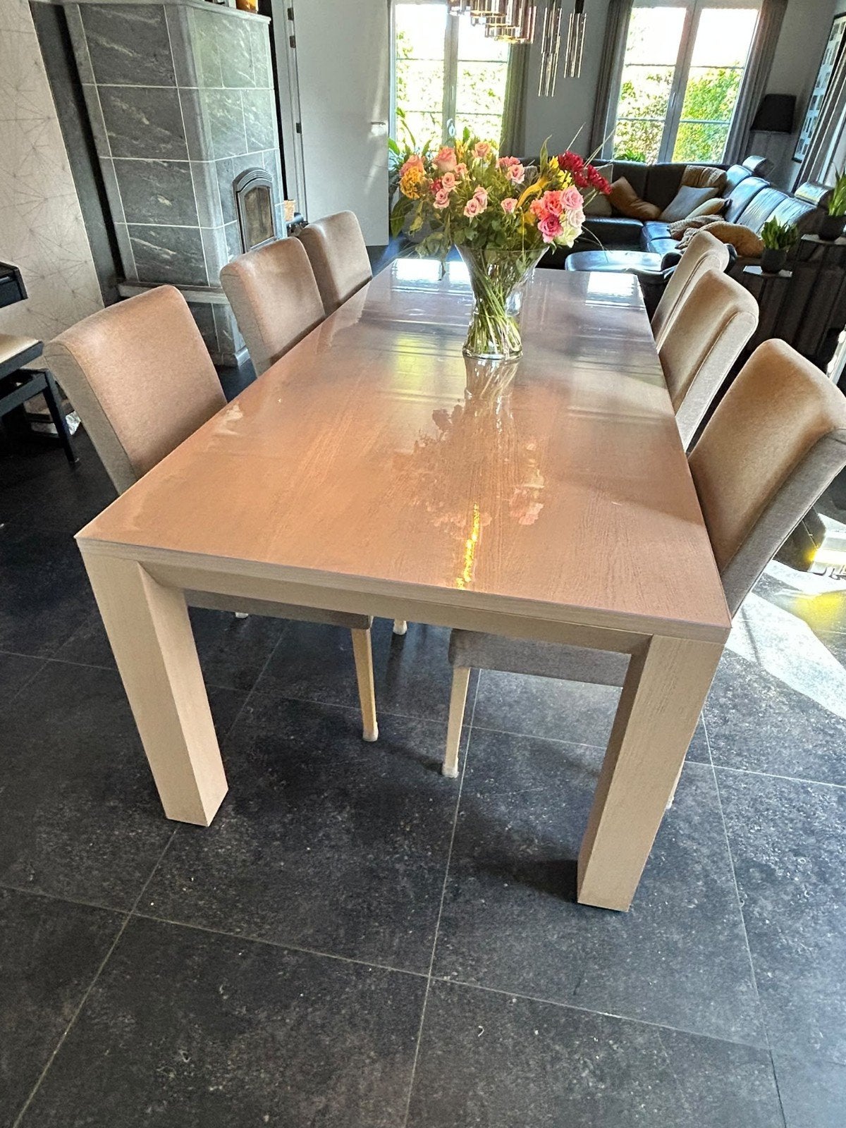 uittrekbare tafel met 6 stoelen in nieuwstaat, Huis en Inrichting, Ophalen, 100 tot 150 cm, Modern klassiek, 200 cm of meer