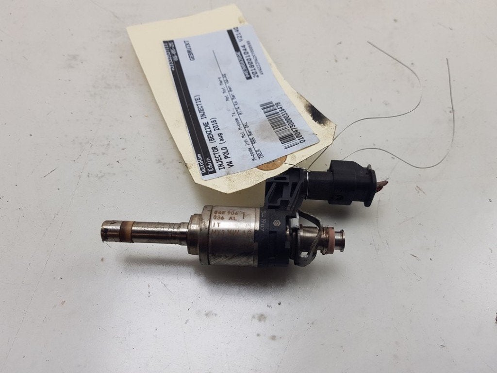 INJECTEUR Volkswagen Polo VI (AW1) (|04E906036AE|), Volkswagen, Volkswagen AG, Utilisé, Kundenbetreuung@volkswagen.de