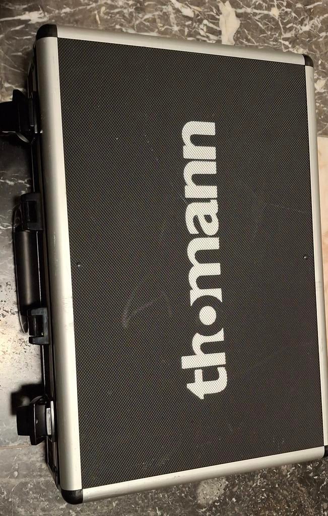 Thomann flightcase, Ophalen