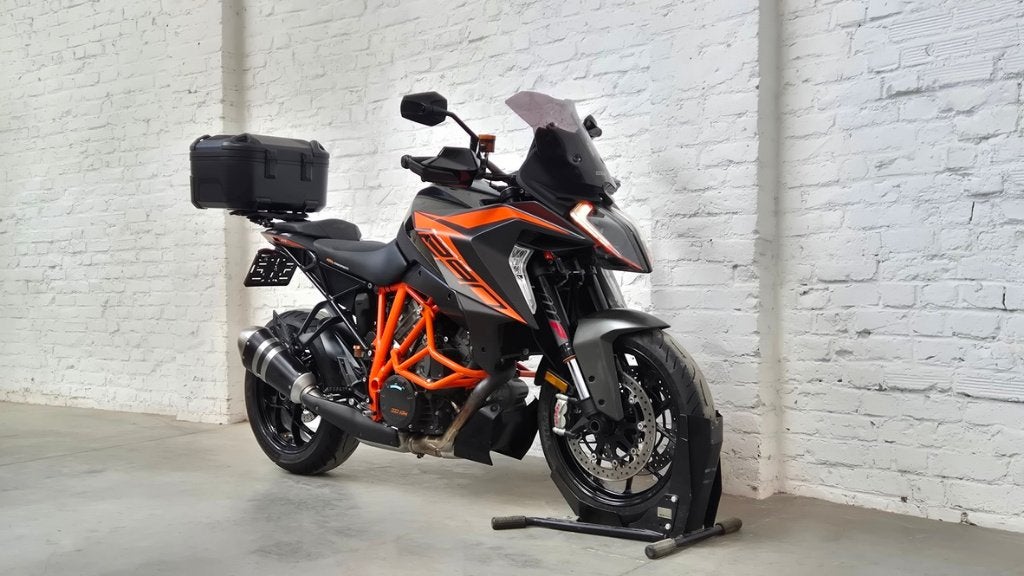 KTM 1290 Superduke Super Duke GT 73kW @motomobilia, Motoren, Handvatverwarming, 2 cilinders, Occasion, Motorrijbewijs A