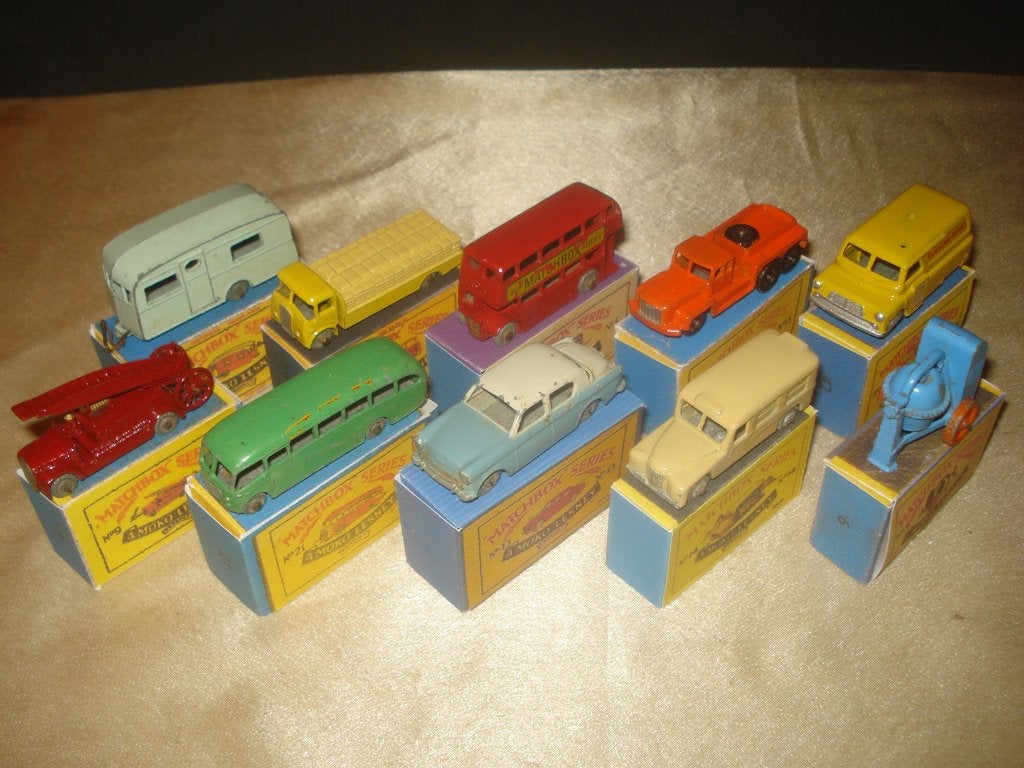 LESNEY MATCHBOX Lot 16 de 10 Voitures + Boîtes Reproductions, Enlèvement ou Envoi, Comme neuf, Voiture