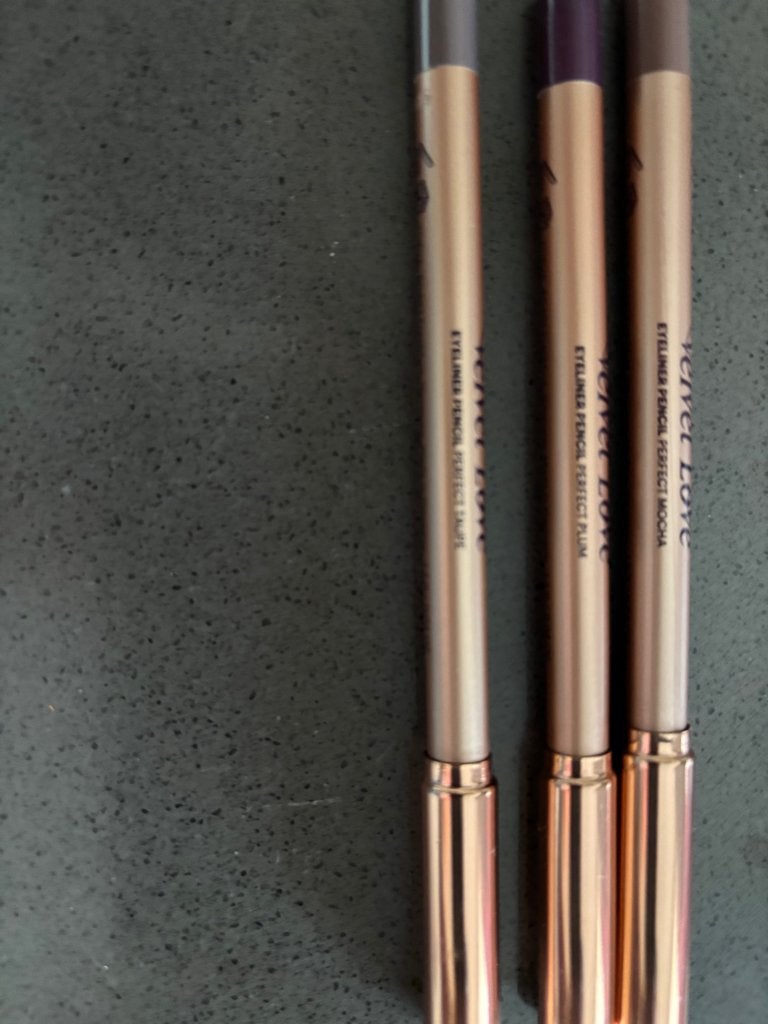 ZOEVA eyeliner en oogschaduw, Bijoux, Sacs & Beauté, Beauté | Cosmétiques & Maquillage, Enlèvement