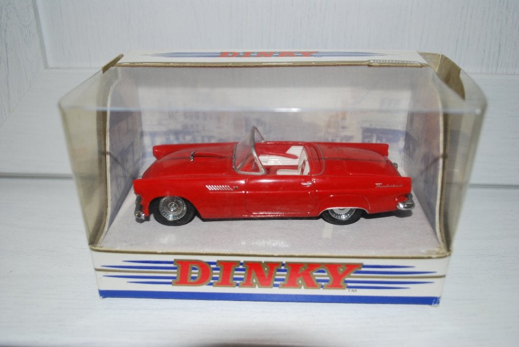 MATCHBOX Ford Thunderbird 1955 cabriolet échelle 1 43, Collections, Enlèvement ou Envoi, Neuf