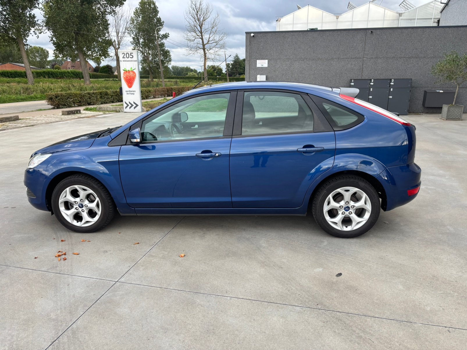 FORD FOCUS 1.4iBENZINE 125.000KM/1STE EIGENAAR/AIRCO/5-DEURS, Focus, Dealer onderhouden, Stof, Zwart