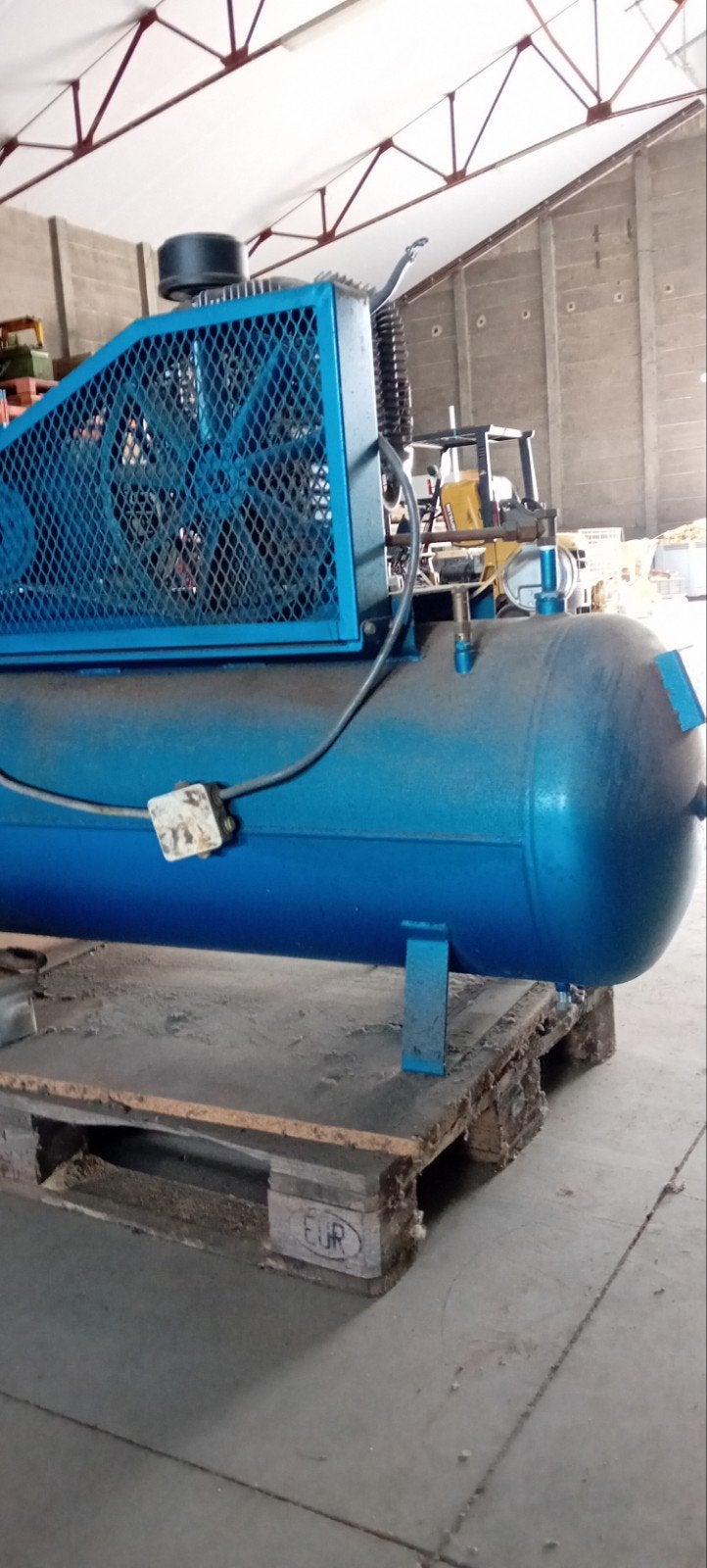 Compressor in perfecte staat, bijna nooit gebruikt., Doe-het-zelf en Bouw, Compressors, Ophalen