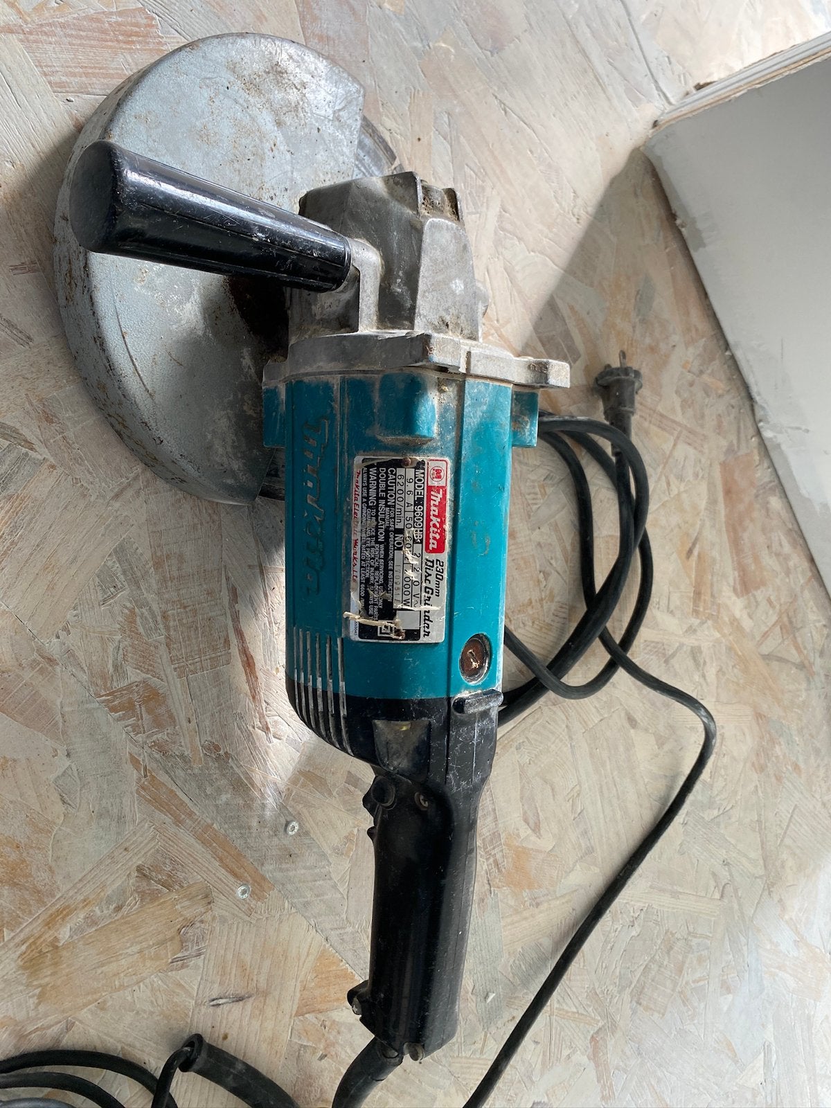 Makita 9609HB slijpschijf, Doe-het-zelf en Bouw, Ophalen, Gebruikt, 1000 watt of meer, Haakse handslijpmachine