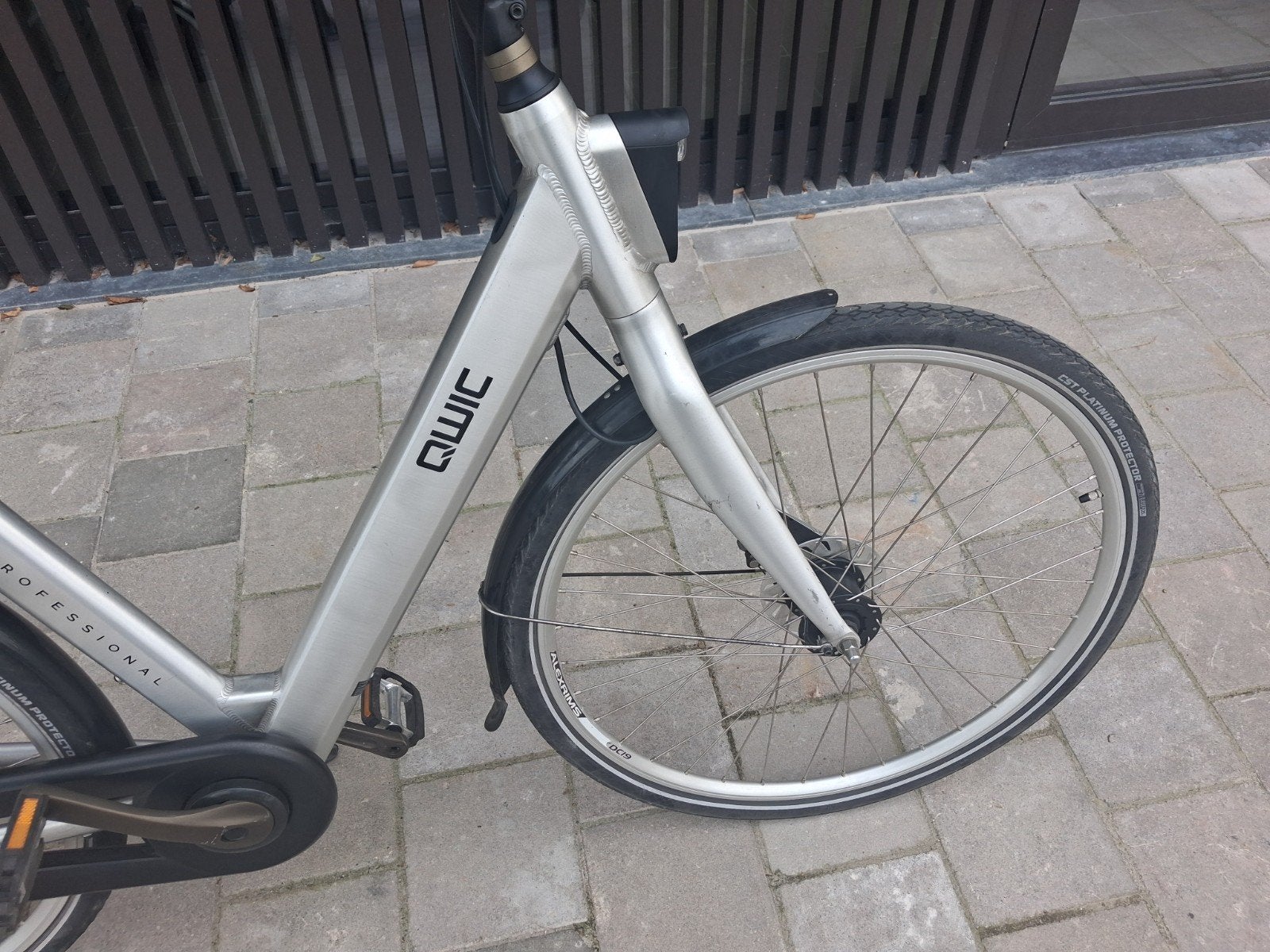 DAMESFIETS QWIC IN ZEER GOEDE STAAT !!, Enlèvement