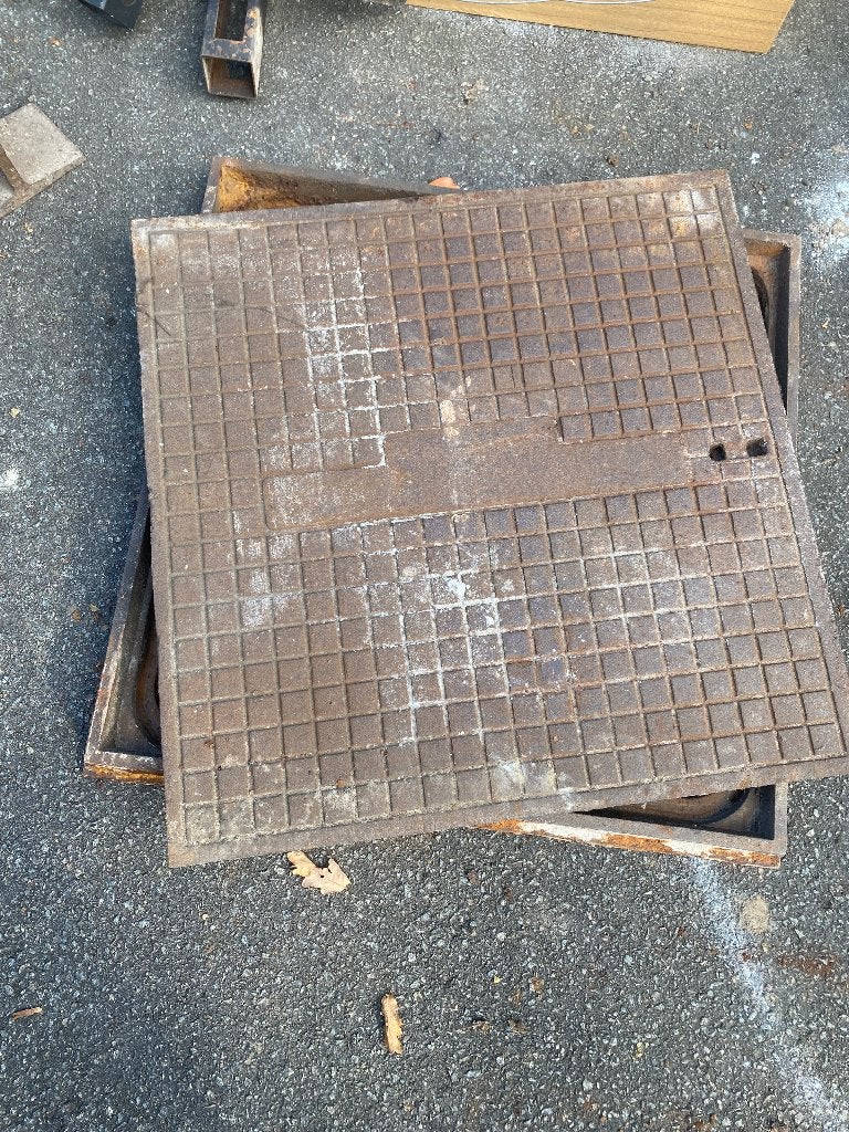 Zwaar gietijzeren regenputdeksel met kader 6060 cm, Ophalen, Gebruikt