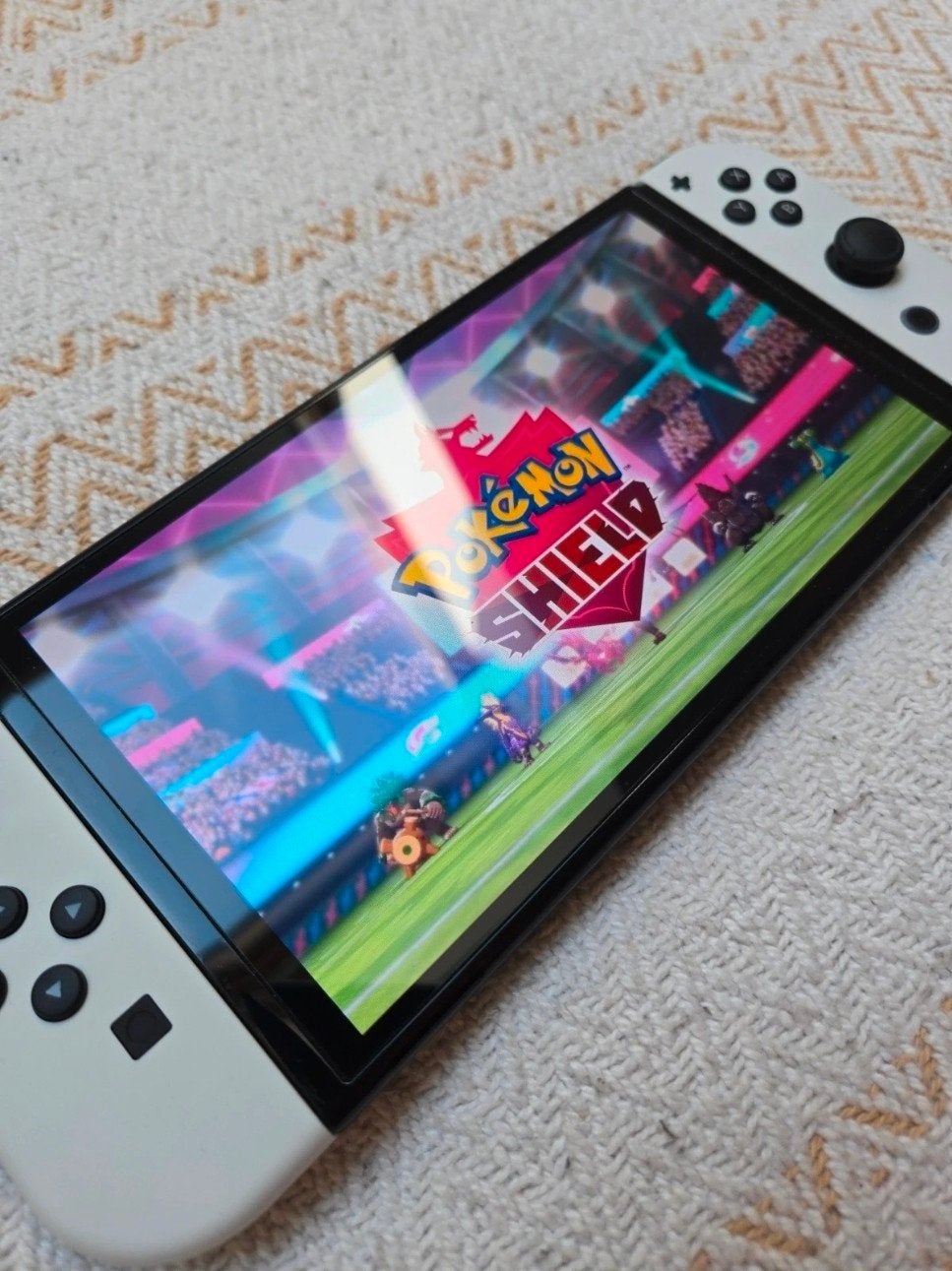 Switch OLED + Pokemon Shield, Enlèvement ou Envoi, Switch OLED