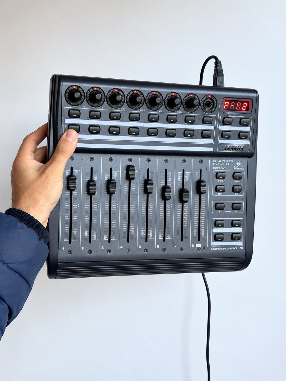 Behringer BCF2000 B-Control gemotoriseerde MIDI-controller, Muziek en Instrumenten, Gebruikt, ., Behringer, Ophalen of Verzenden