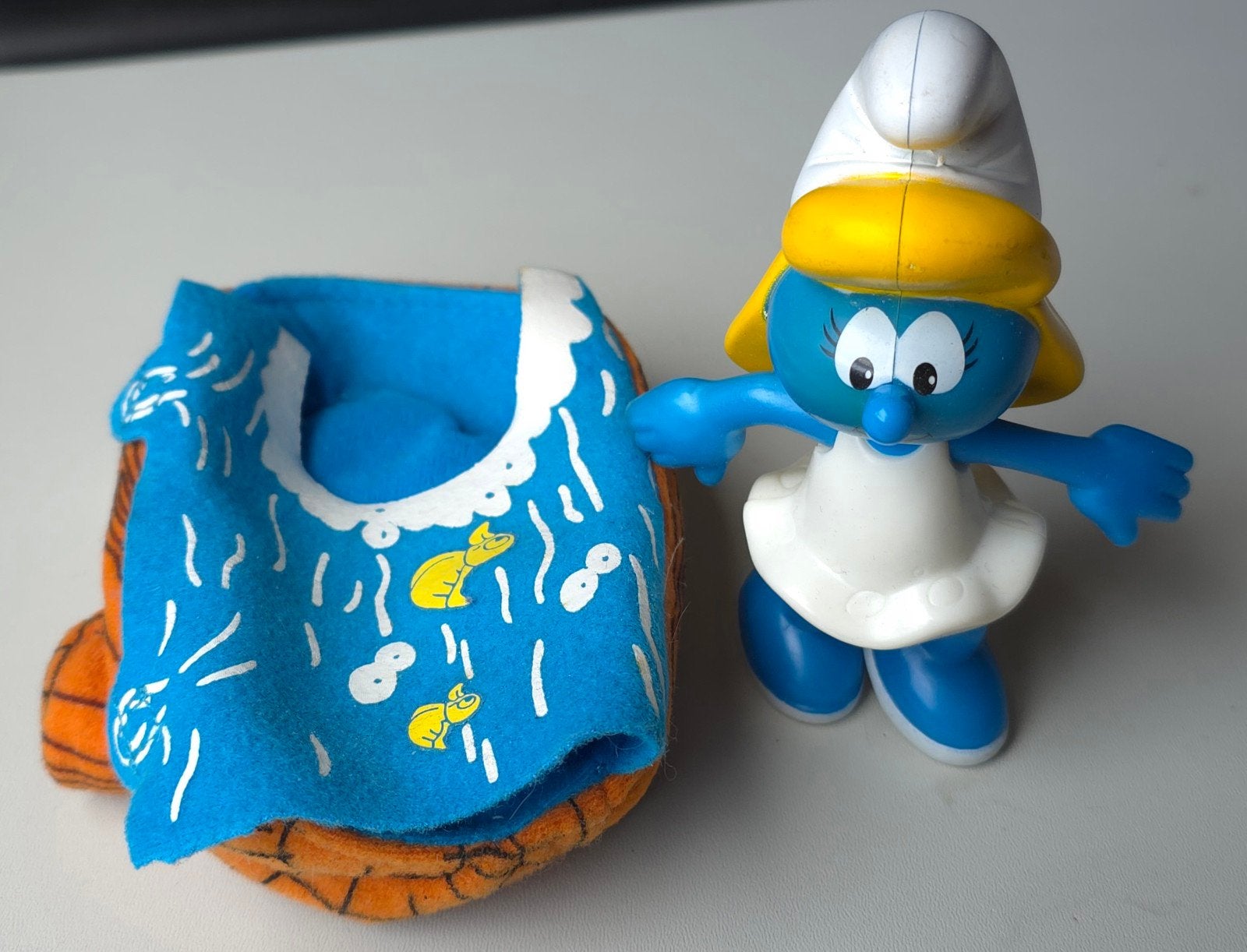 Figurine Schtroumpfette avec bateau, Verzamelen, Smurfen, Verzenden, Gebruikt, Smurfin, Poppetje, Figuurtje of Knuffel